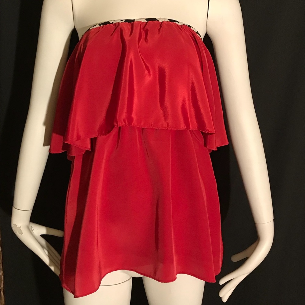Crimson strapless top